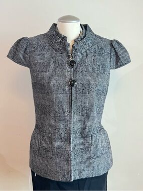 Vintage black & white plaid button-up blouse with puffed sleeves.